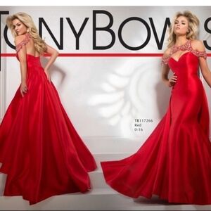 TONY Bowls Garnet Red Jeweled Beaded Layered Train Backless Formal Dress Large